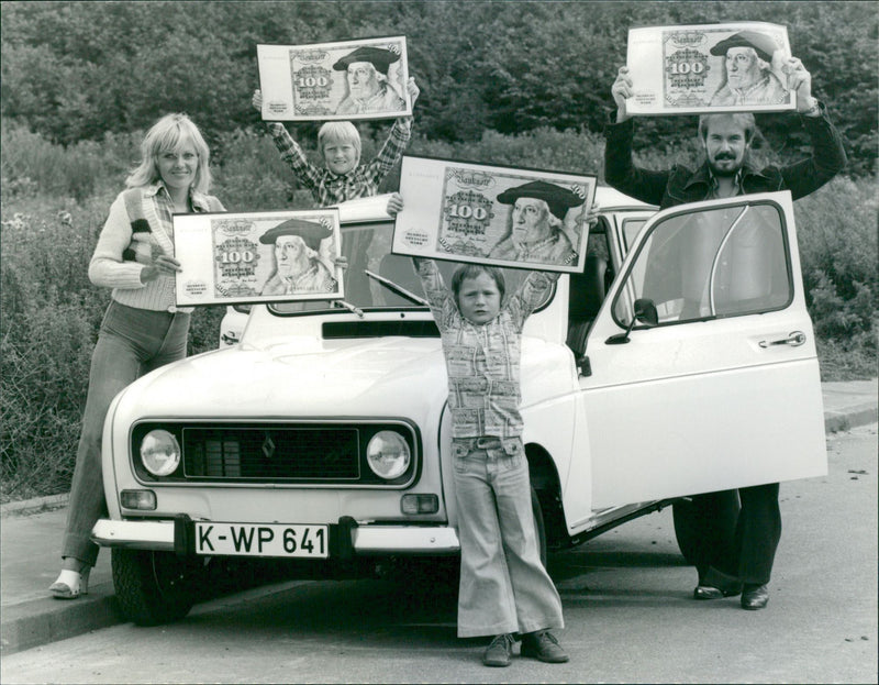 Renault 4 GTL - Vintage Photograph