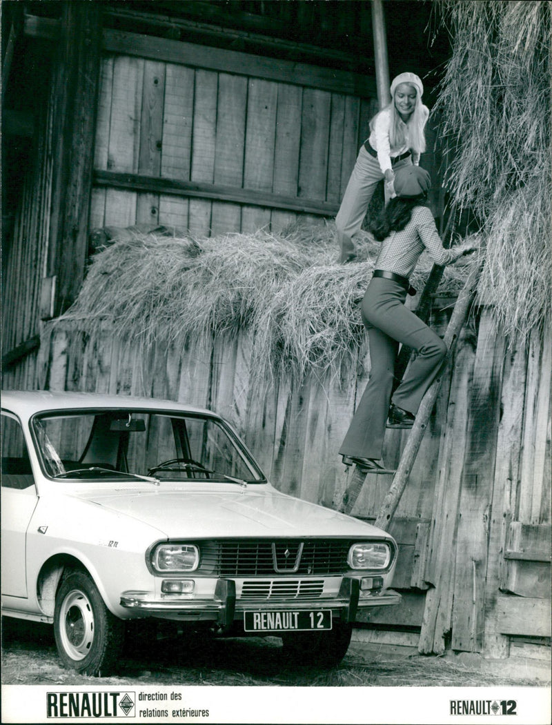 Renault 12 - Vintage Photograph