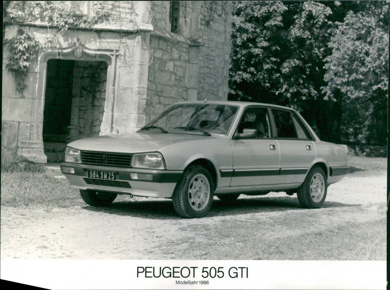 Peugeot 505 GTI. - Vintage Photograph