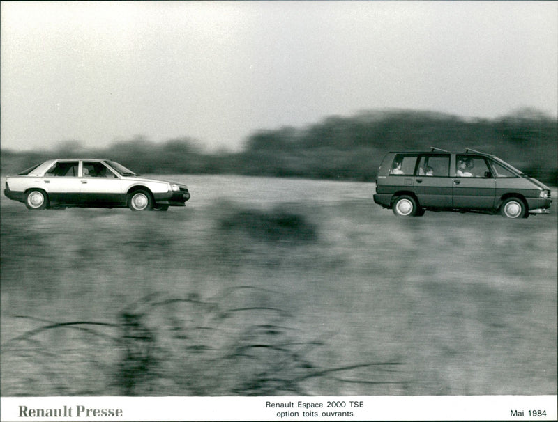 Renault Espace 2000 GTS - Vintage Photograph