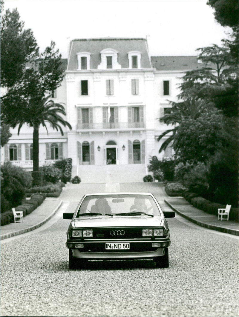 Audi 200 5T - Vintage Photograph