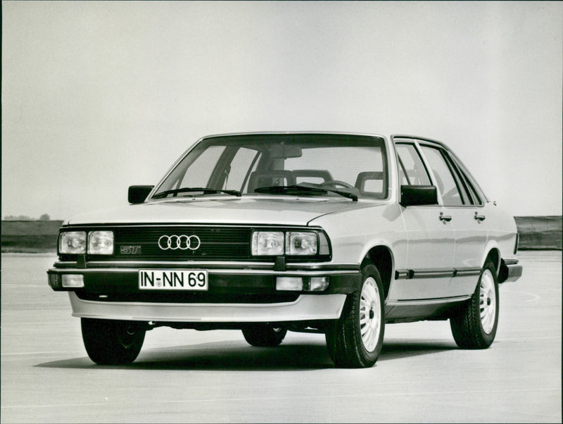 Audi 200 - Vintage Photograph