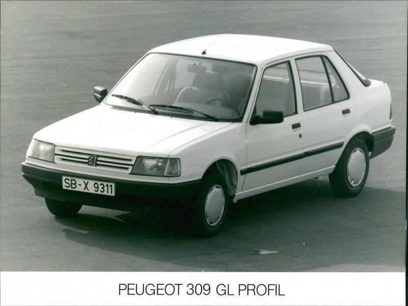 PEUGEOT 309 GL PROFILE. - Vintage Photograph