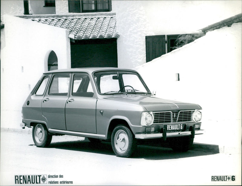 Renault 6 - Vintage Photograph