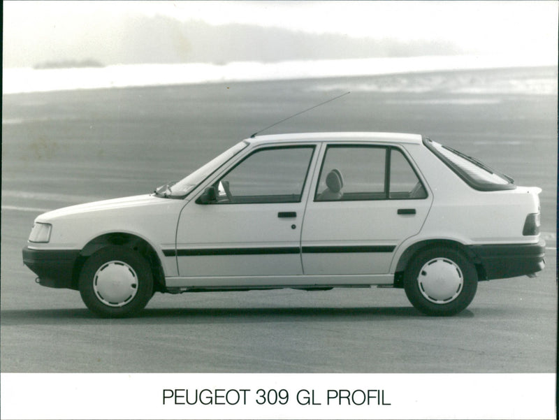 PEUGEOT 309 GL PROFILE. - Vintage Photograph