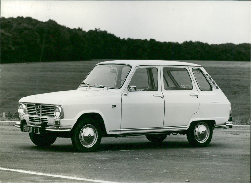 Renault 6 - Vintage Photograph