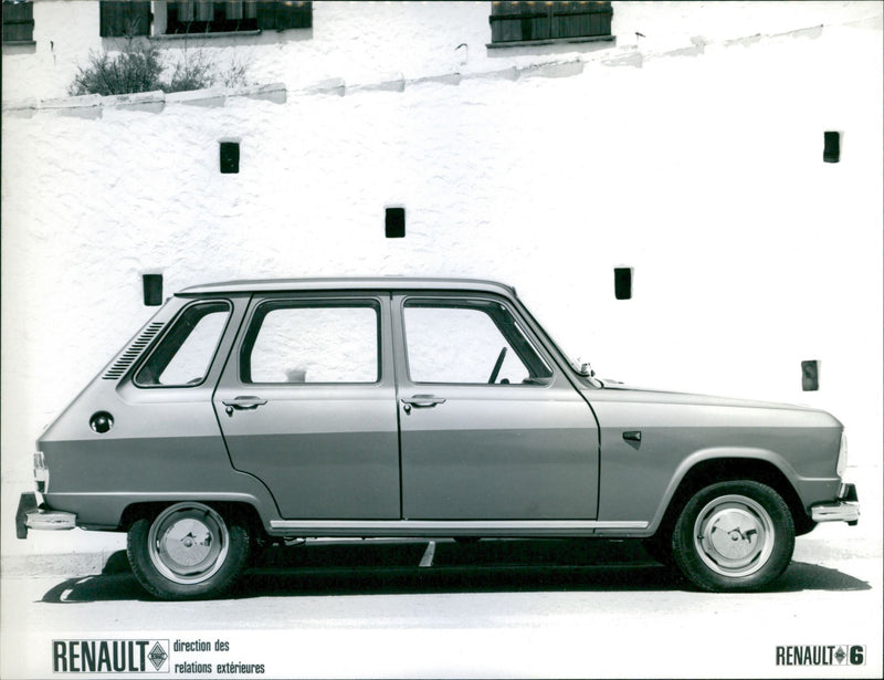 Renault 6 - Vintage Photograph