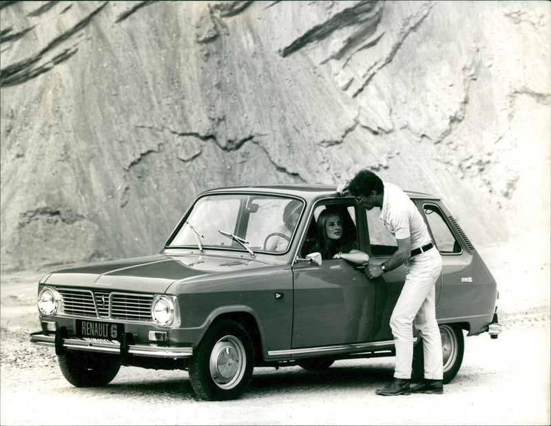 Renault 6 - Vintage Photograph