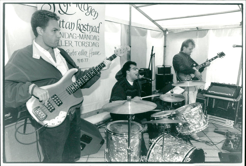 1992 GROUPS MUSIC BAND UNTEA AND OLE BERGSTROM DRUMS BASS RJE WESTBE - Vintage Photograph