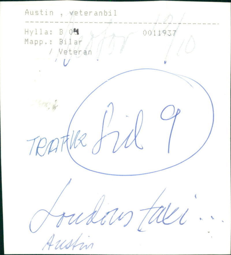 Austin, vintage car, London taxi - Vintage Photograph