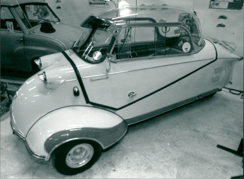 Knife smith cabin rollers - Vintage Photograph