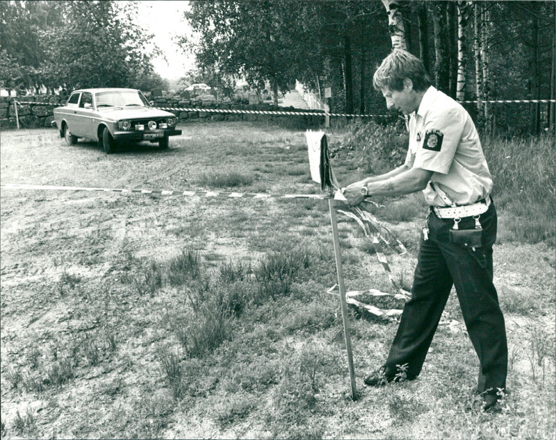 1988 TRIPLE AMSELE EMANUELSSON ARCHIVE KYRKAGAIRD MURDER ARKERINGEN PHOTO OFFSPARR - Vintage Photograph