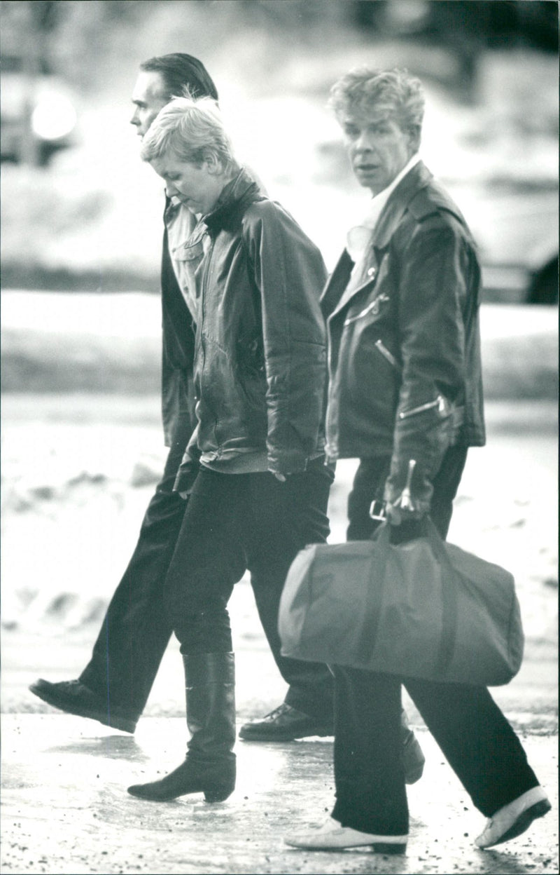 TRIPLE SHELF AMSELE ARCHIVE MURDER OVK EIGHTH ACTION FOLD - Vintage Photograph