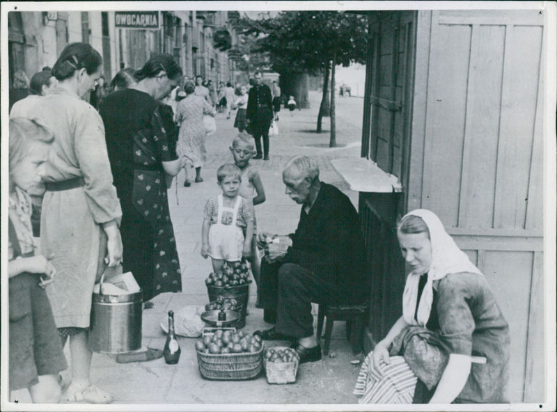 Housewives on the square in Warsaw - Vintage Photograph