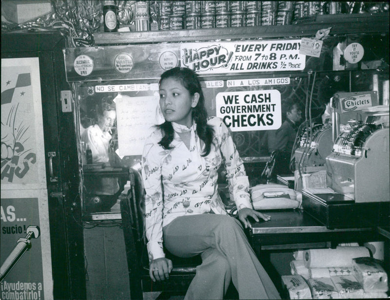 Amerikanska inslag på en bar i Panama City - Vintage Photograph