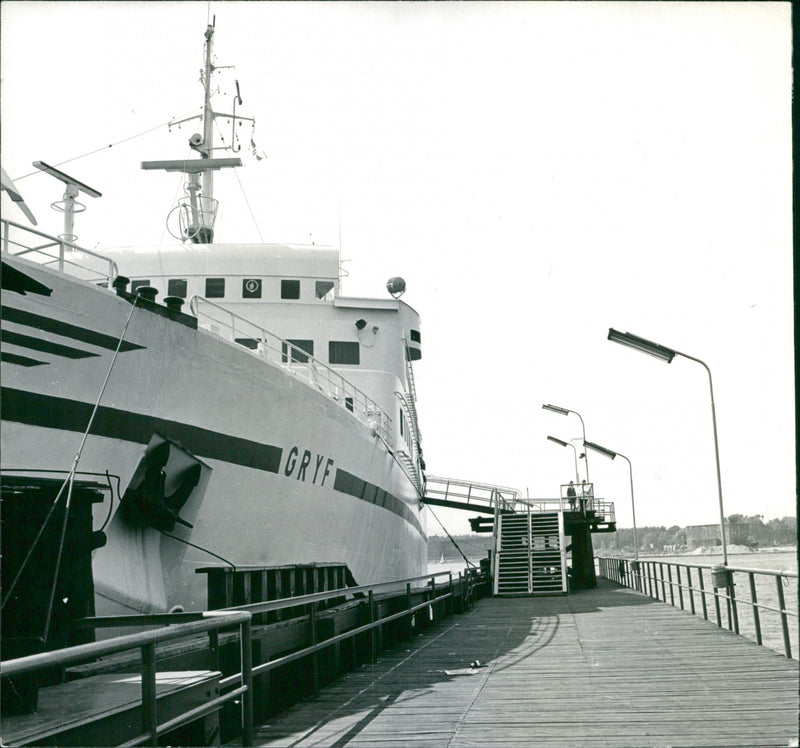 Polska färjan Gryf vid Ystads hamn - Vintage Photograph