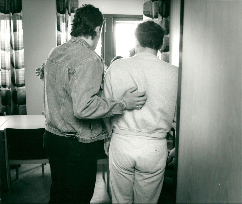 1996 CRIMINALITY MODE TRAVPANE ARK PHOTOGRAPHIC MURDER AWAY MISCONCEPTION FOLDER - Vintage Photograph