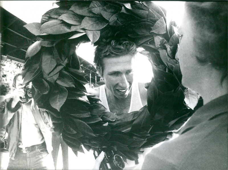 Stockholm Marathon 1980. Segraren Jeff Wells - Vintage Photograph