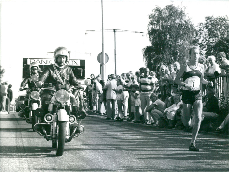 Bill Rodgers, Stockholm Marathon 1981 - Vintage Photograph