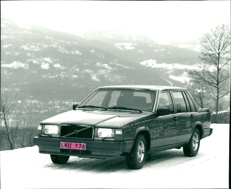 Volvo 740 GLE - Vintage Photograph