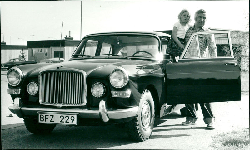 Vanden Plas Princess 1965 - Vintage Photograph