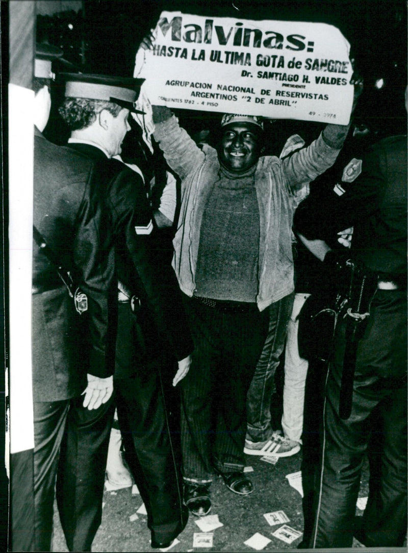 K.R.I.S Falklandskriget - Vintage Photograph