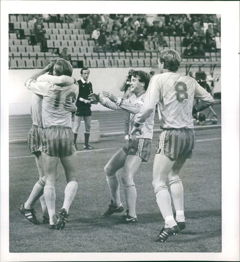 Sverige firar mål mot Tjeckoslovakien - Vintage Photograph