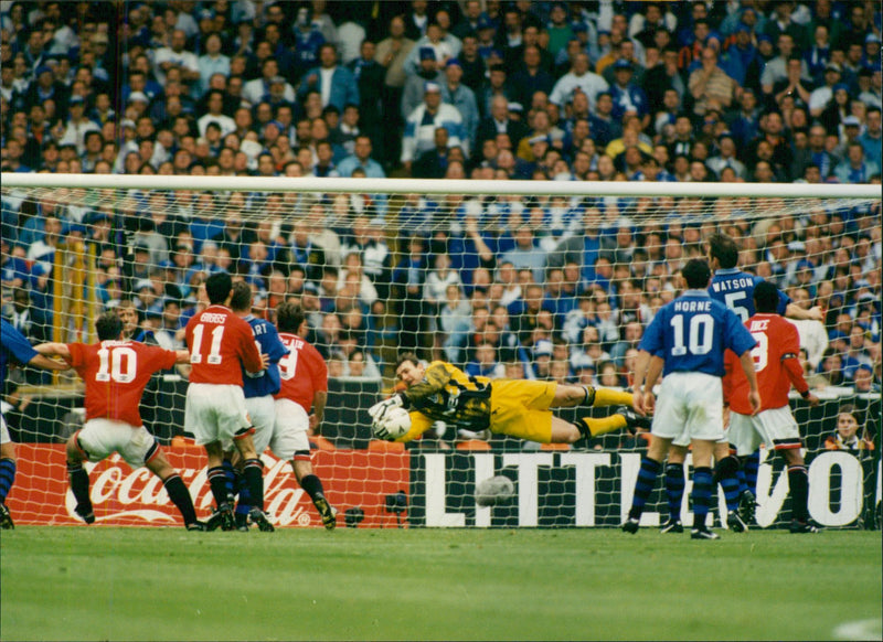 Everton goalkeeper Neville Southall rescues late in the match from United's Gary Pallister - Vintage Photograph