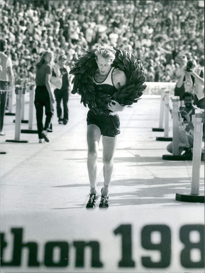 Bill Rodgers at the Stockholm Marathon 1981 - Vintage Photograph