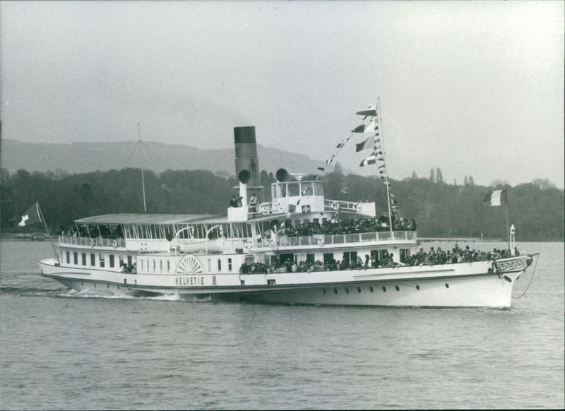 Switzerland shipping - Vintage Photograph