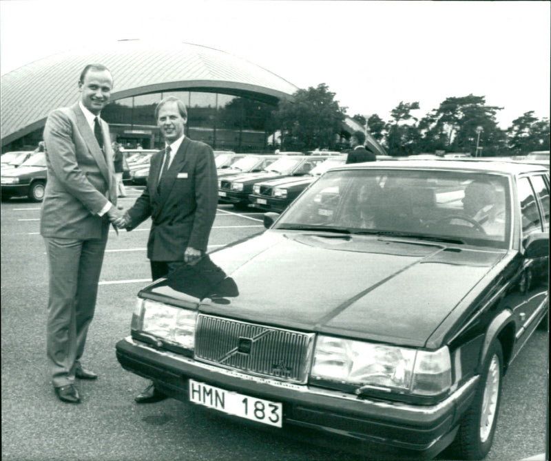 Roger Holfbach och Gunnar Häggström med nya Volvon - Vintage Photograph