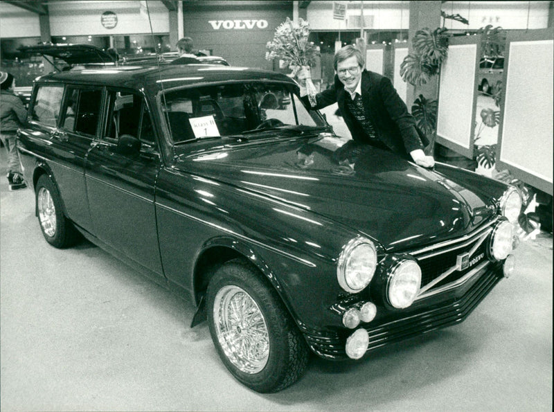 Volvo. Lars Mattsson, bilmekaniker Umeå - Vintage Photograph