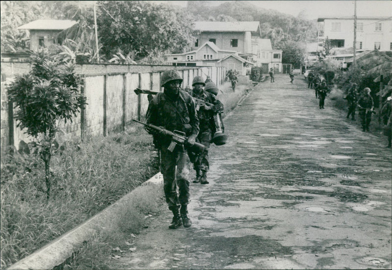 Amerikanska soldater säkrar gatorna i Greenville - Vintage Photograph