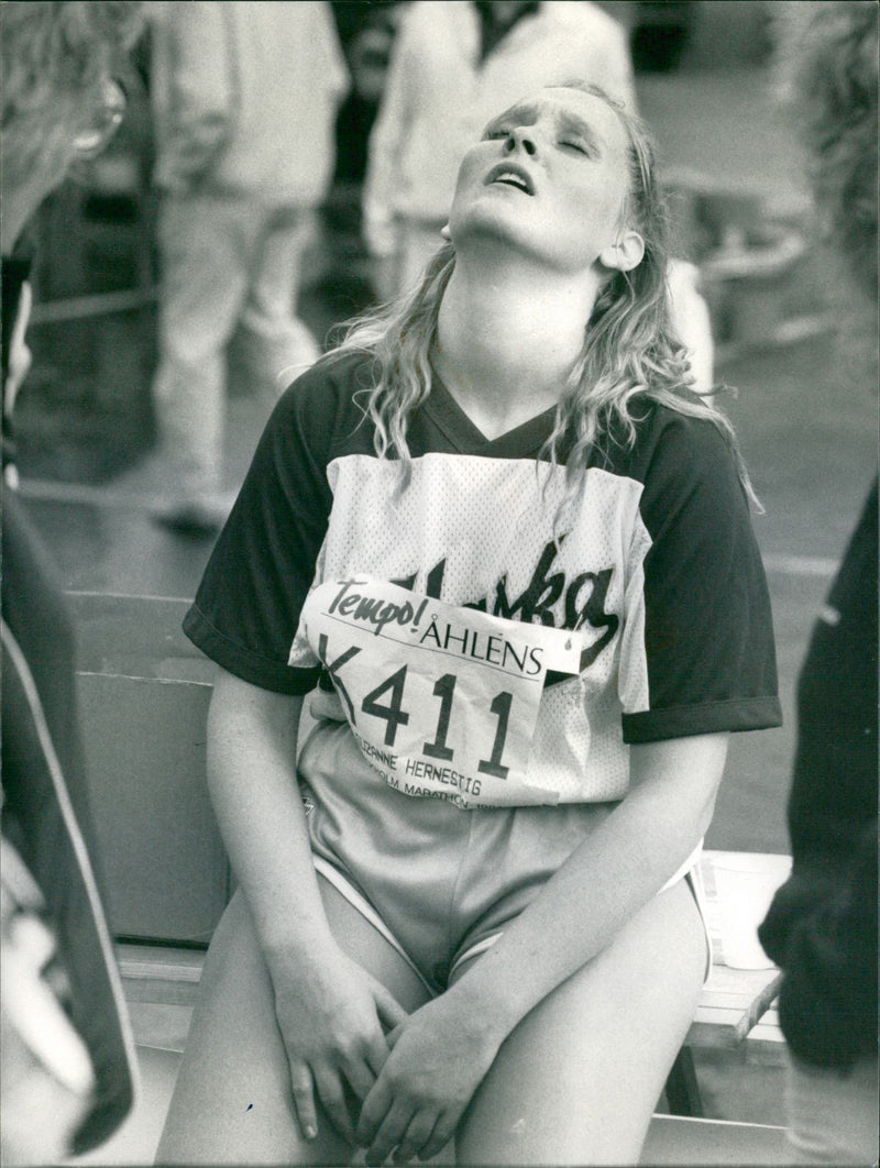 Stockholm Marathon 1984. Trött maratonlöpare - Vintage Photograph