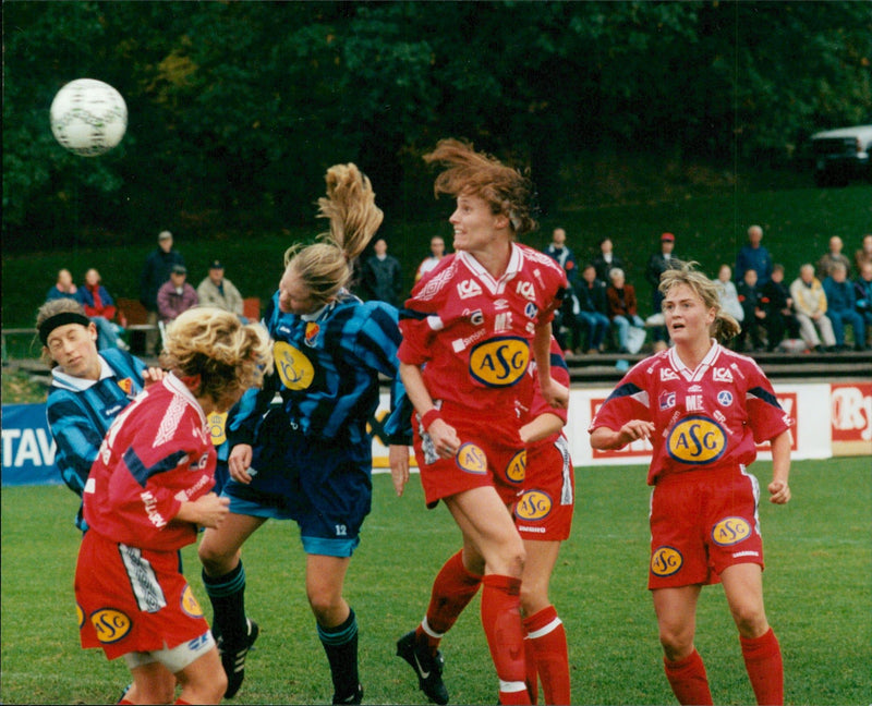 Damfotboll DIF - Älvsjö - Vintage Photograph