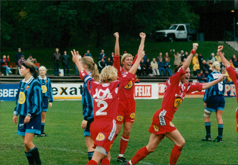 Damfotboll DIF - Älvsjö - Vintage Photograph