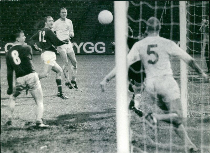 Fotboll: Kval-68. Håkan Magnusson (i vitt) - Vintage Photograph