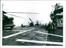 Militärhelikoptrar på USS Guam - Vintage Photograph