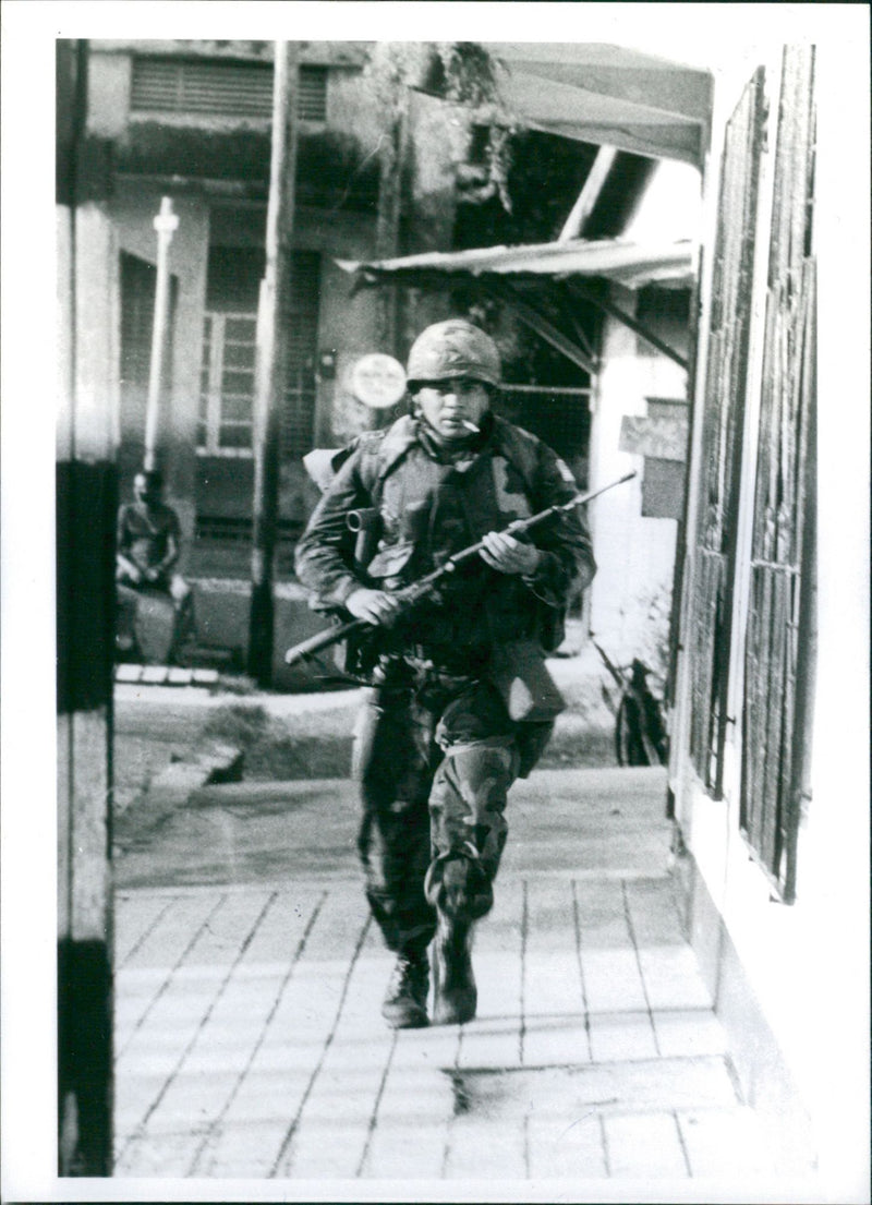 Soldat under invasionen i Grenada - Vintage Photograph