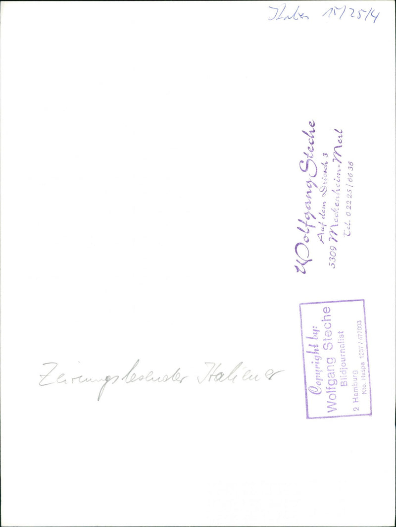 Newspaper reading Italian - Vintage Photograph