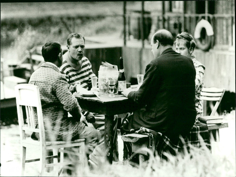 Ein launischer Sommer - Vintage Photograph