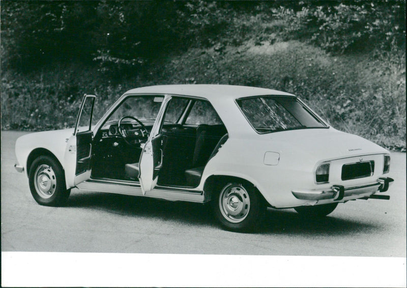 Peugeot 504 Berlina 1968 - Vintage Photograph