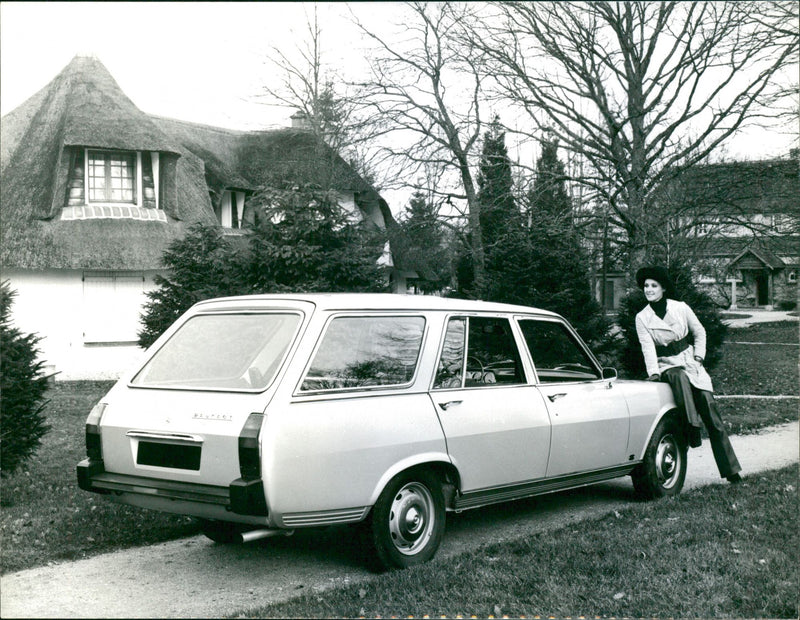 Peugeot 504 Break - Vintage Photograph