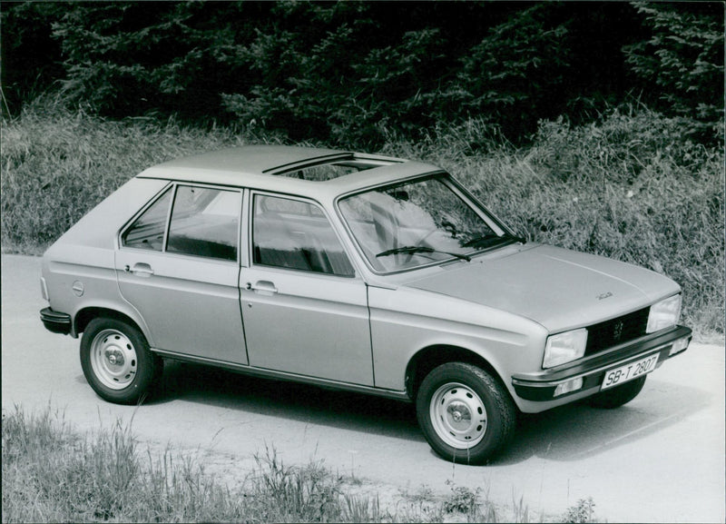 Peugeot 104 SL - Vintage Photograph