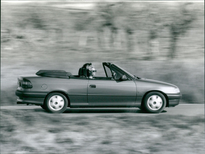 1993 Opel Astra Cabrio 2.0i - Vintage Photograph