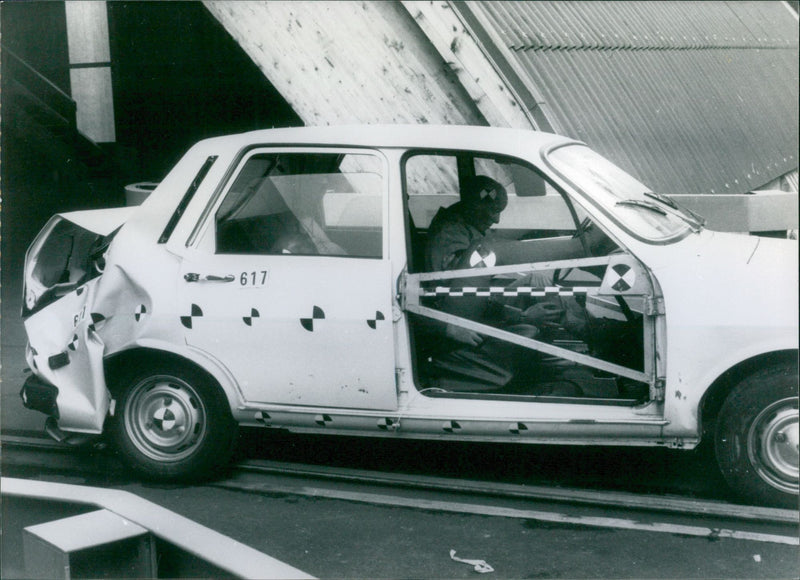 Renault testing 1975 - Vintage Photograph