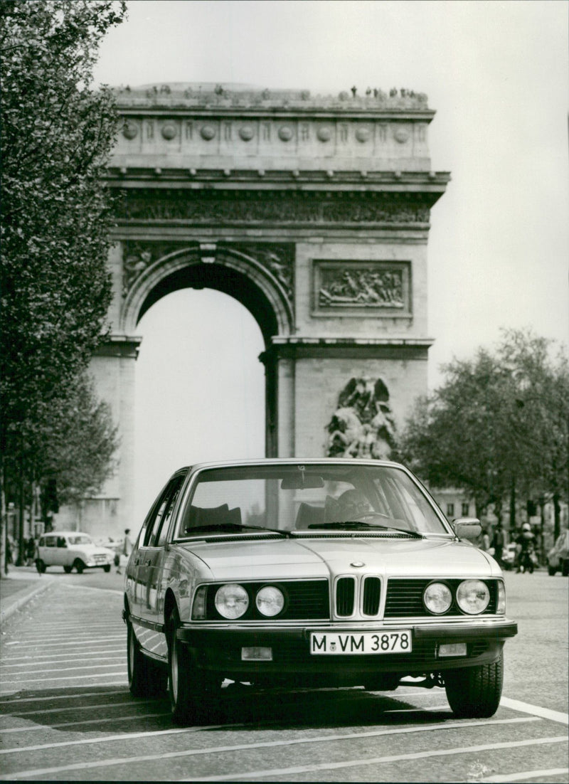 1980 BMW 745i - Vintage Photograph