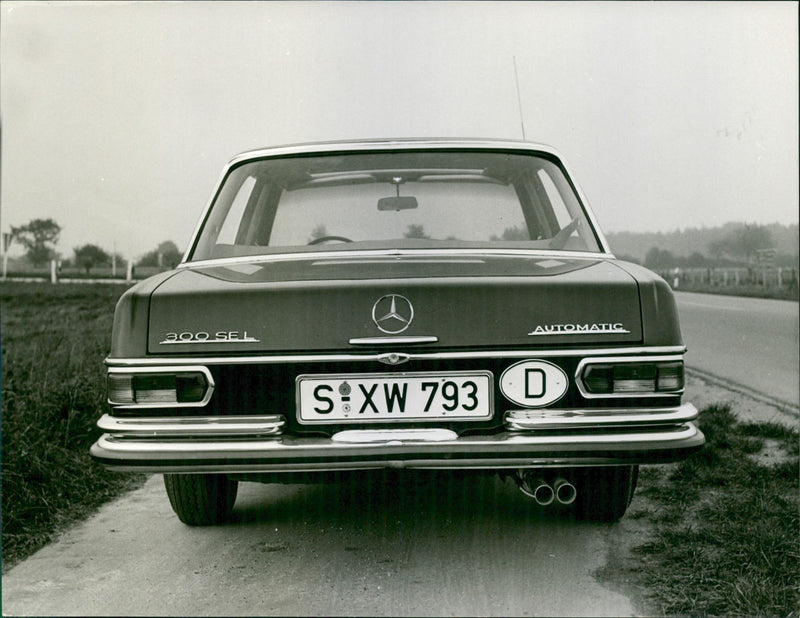 1965 Mercedes-Benz 300 SE - Vintage Photograph