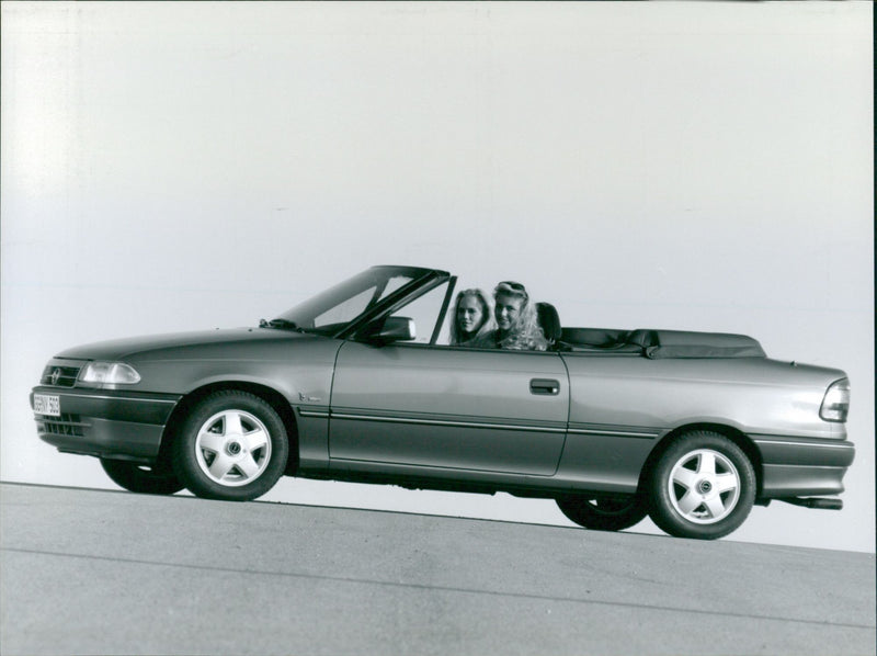 1993 Opel Astra Cabrio 2.0i - Vintage Photograph