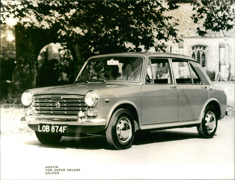 Austin 1300 - Vintage Photograph